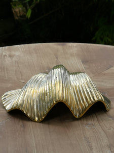Muschelschale Messing handgefertigt fein gestreift/The clam shell brass handmade