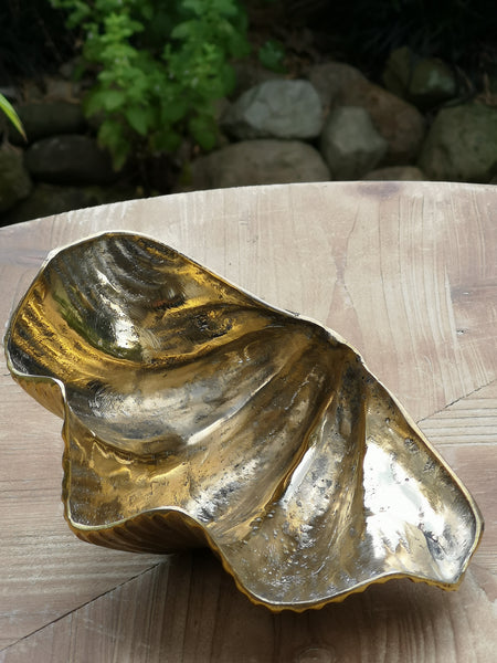 Muschelschale Messing handgefertigt fein gestreift/The clam shell brass handmade